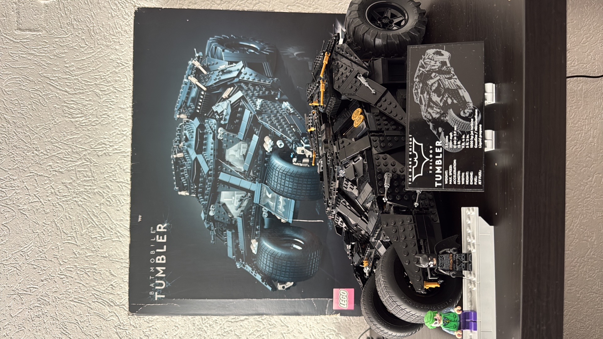 LEGO DC Batman Batmobile Tumbler 76240 uit The Dark Knight Trilogy. — LEGO te koop op BrickVillage