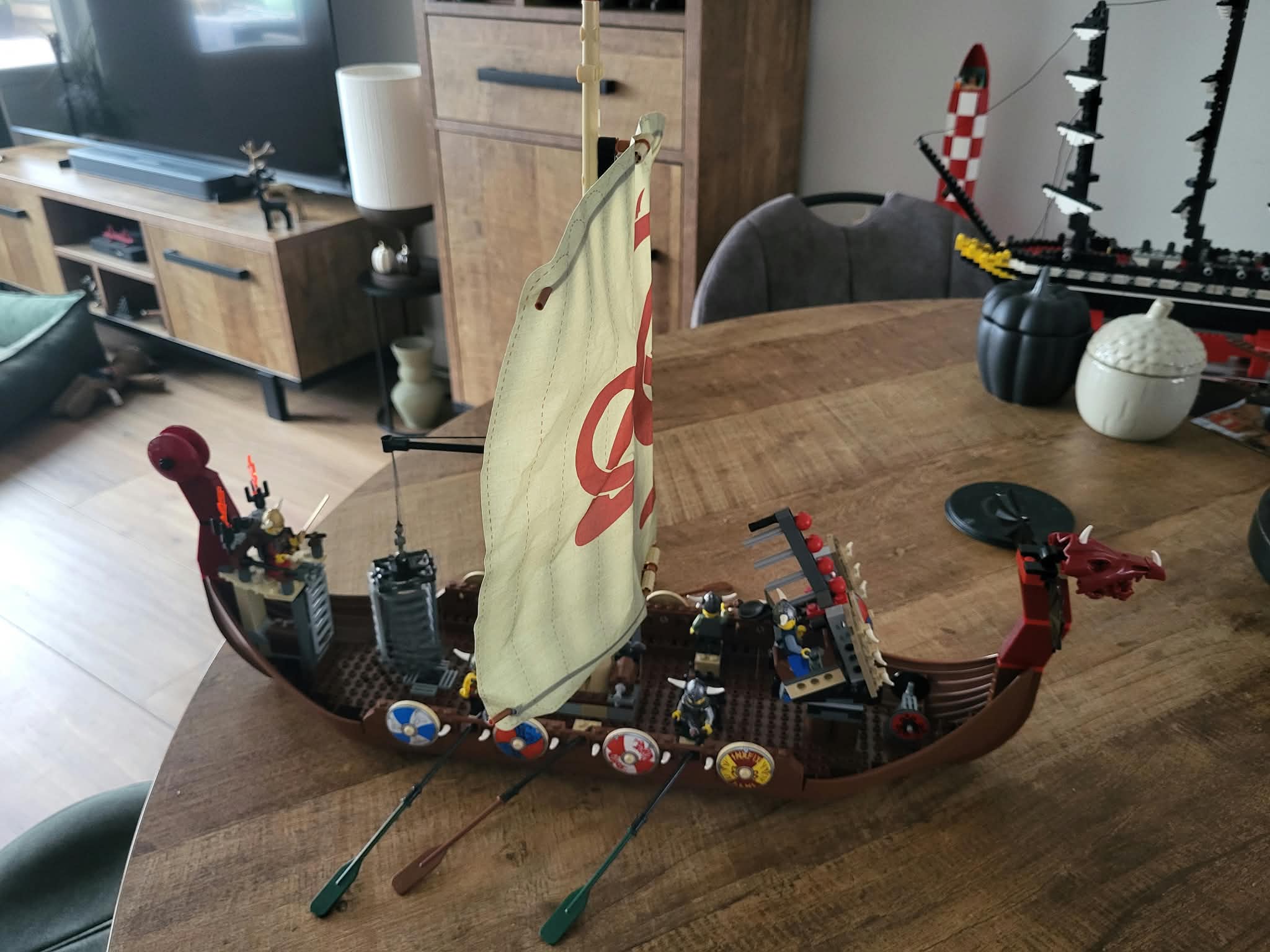 LEGO Vikings 7018 Viking Ship Challenges the Midgard Serpent