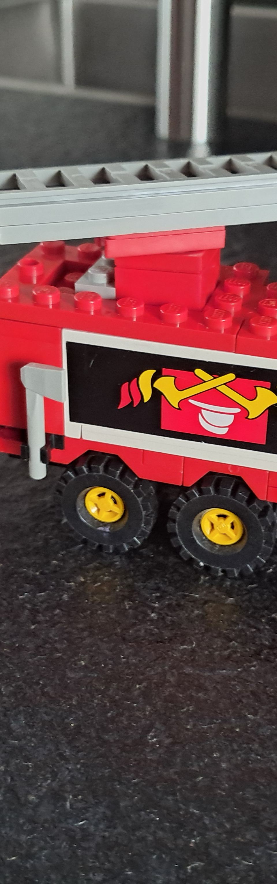 LEGO Classic Town: 6480 Hook and Ladder Truck met Licht & Geluid — LEGO te koop op BrickVillage