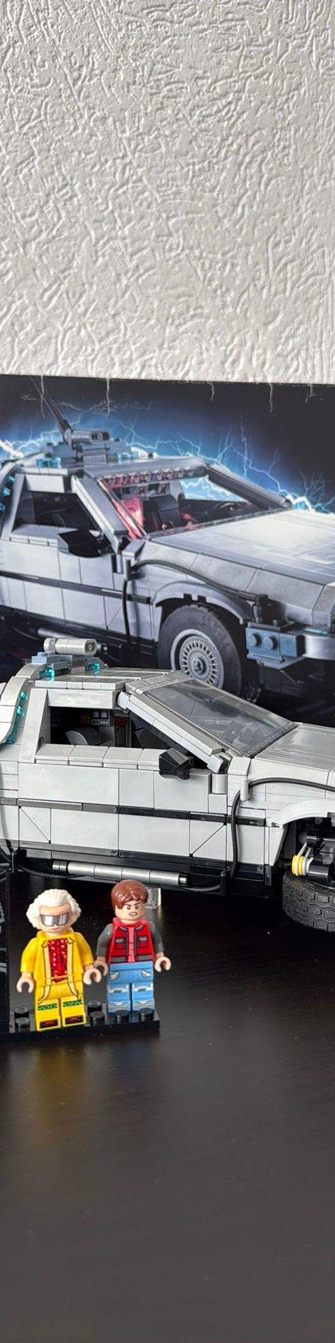 LEGO Icons 10300 Back to the Future Time Machine / DeLorean.