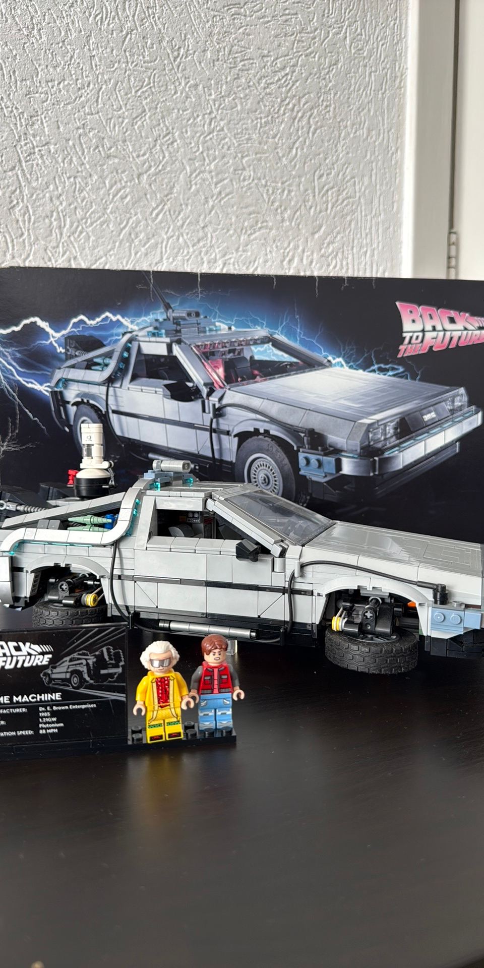 LEGO Icons 10300 Back to the Future Time Machine / DeLorean. — LEGO te koop op BrickVillage