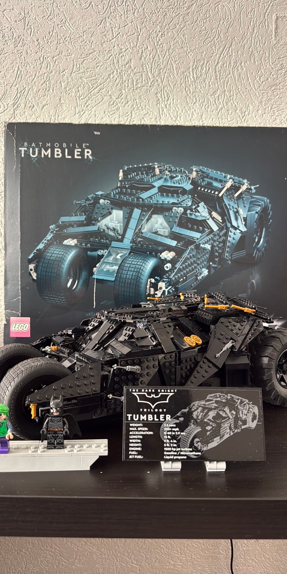 LEGO DC Batman Batmobile Tumbler 76240 uit The Dark Knight Trilogy. — LEGO te koop op BrickVillage