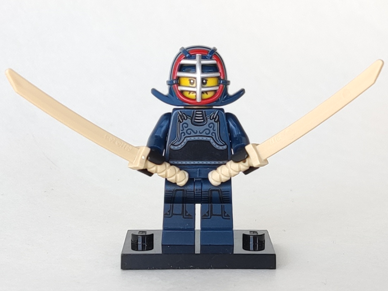 LEGO col15-12 col15 Kendo Fighter, Series 15 (Complete Set with Stand and Accessories) — LEGO te koop op BrickVillage