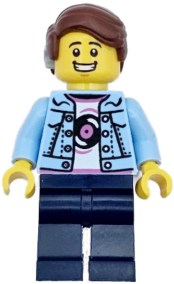 LEGO Minifiguur Burger Truck Customer - Male, Bright Light Blue Denim Jacket over Shirt with Record, Dark Blue Legs, Re… — LEGO te koop op BrickVillage
