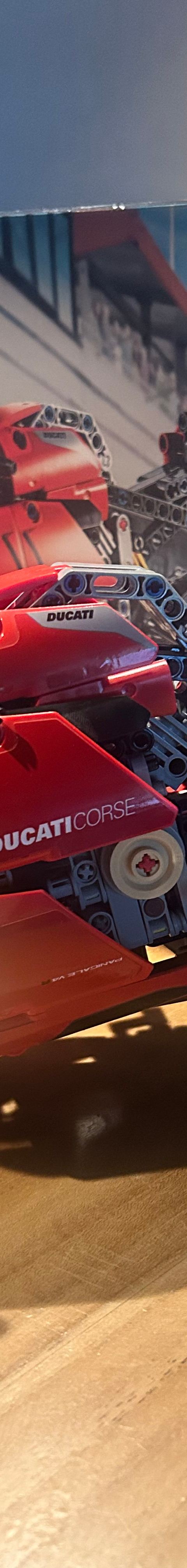 Ducati Panigale V4 R