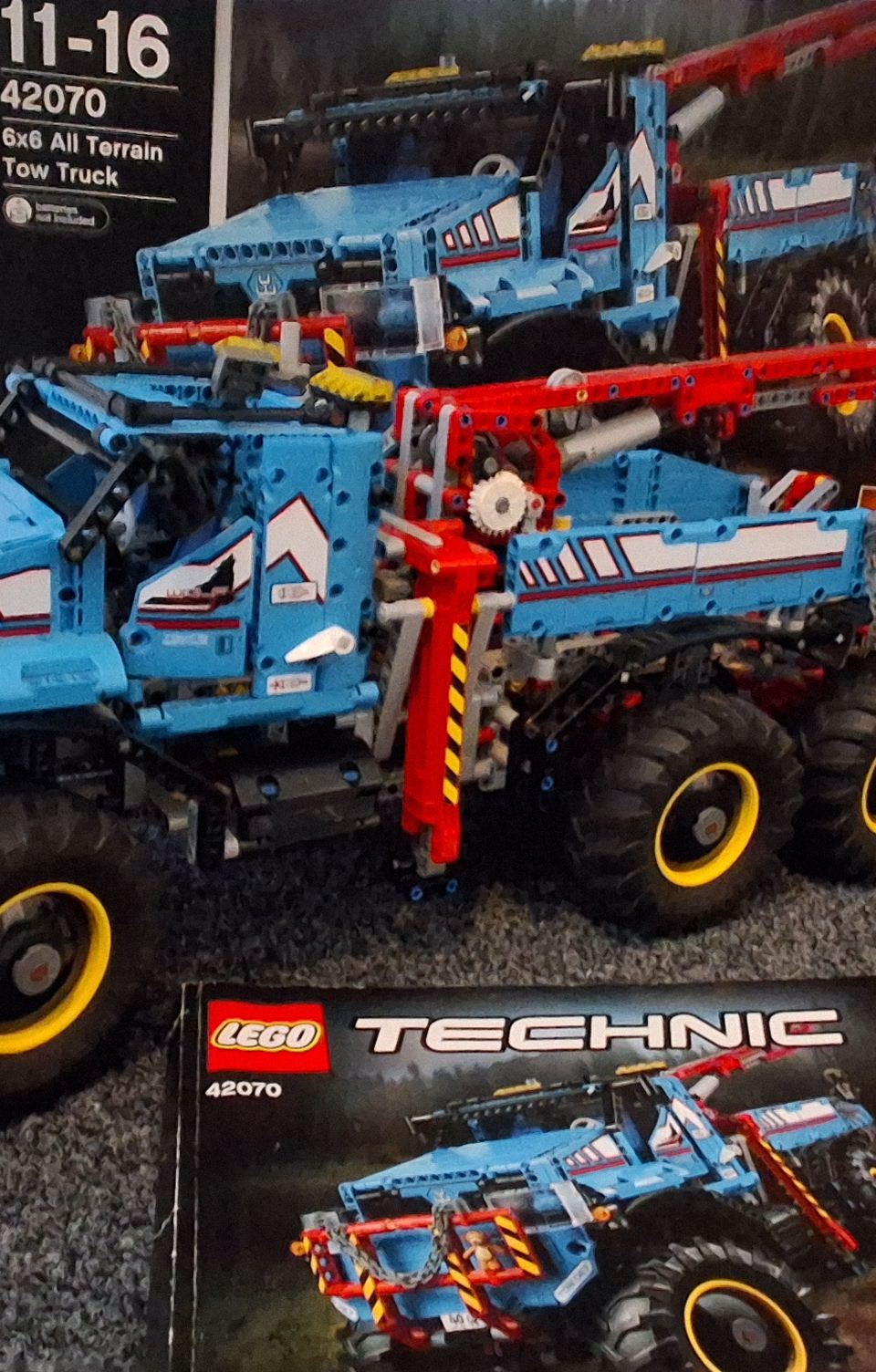 LEGO Technic 6x6 All-terrain Sleepwagen - 42070 — LEGO te koop op BrickVillage